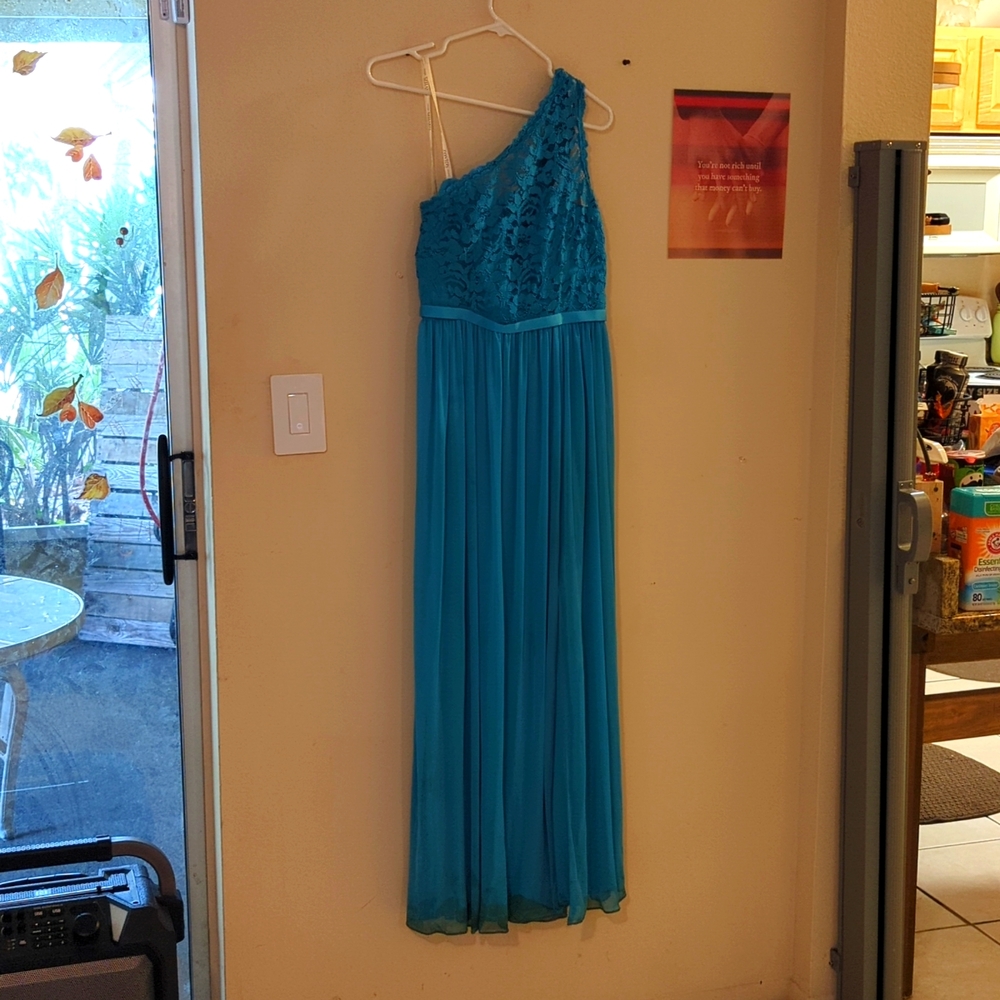 Beautiful shoulder lace long dress